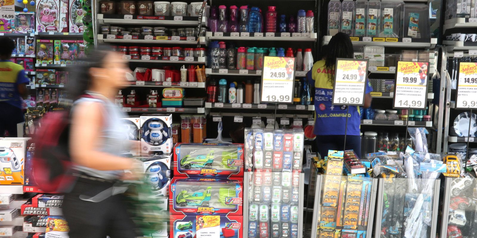 economia-brasileira-ficou-estagnada-em-fevereiro,-mostra-previa-da-fgv