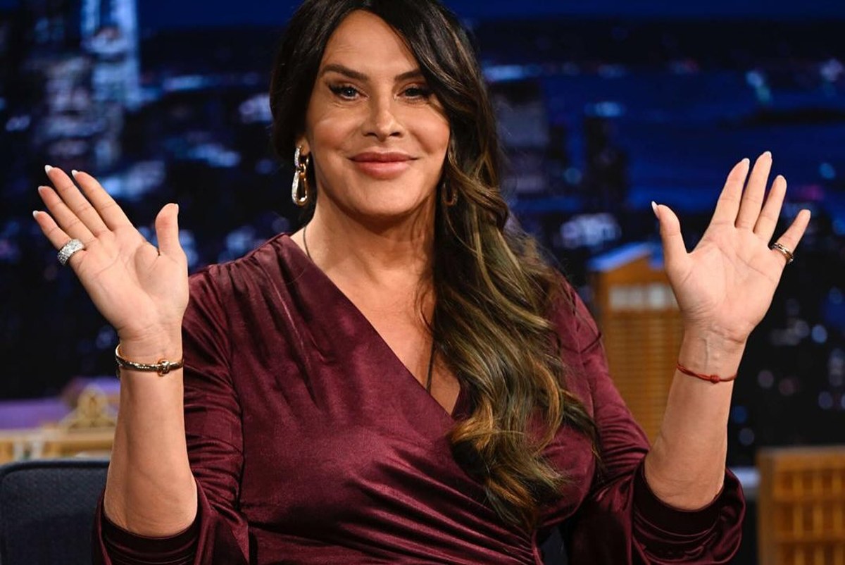 karla-sofia-gascon-consegue-primeiro-papel-no-cinema-apos-cancelamento