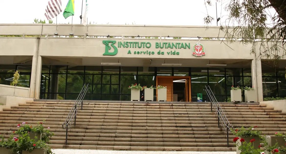 com-deficit-de-487-pesquisadores,-saude-de-sp-abre-concurso-com-11-vagas