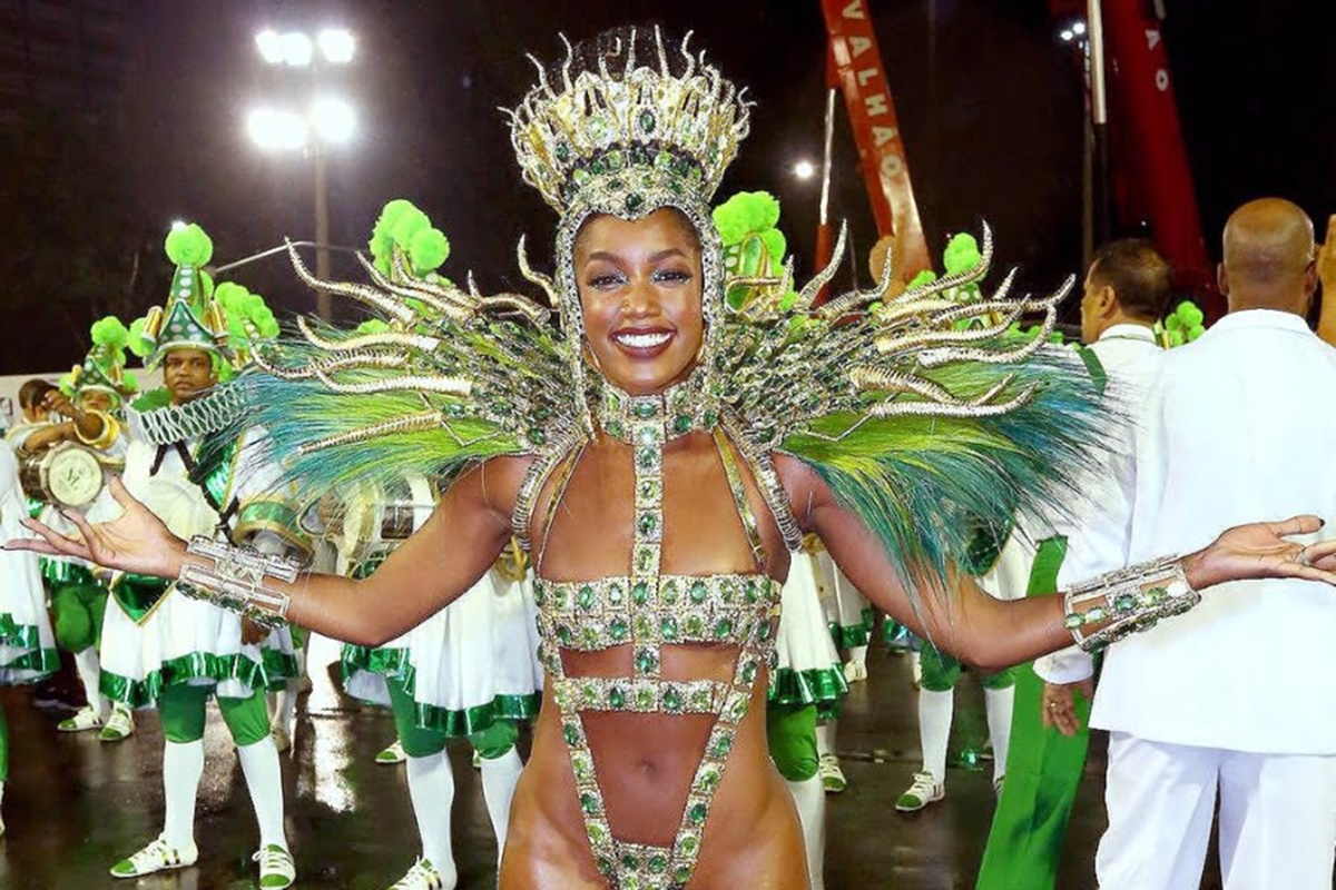 iza-volta-ao-posto-de-rainha-de-bateria-da-imperatriz-leopoldinense