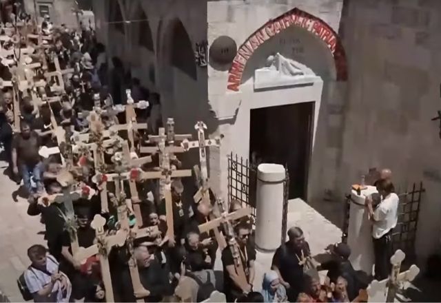 tradicoes-da-sexta-feira-santa-mobilizam-fieis-ao-redor-do-mundo