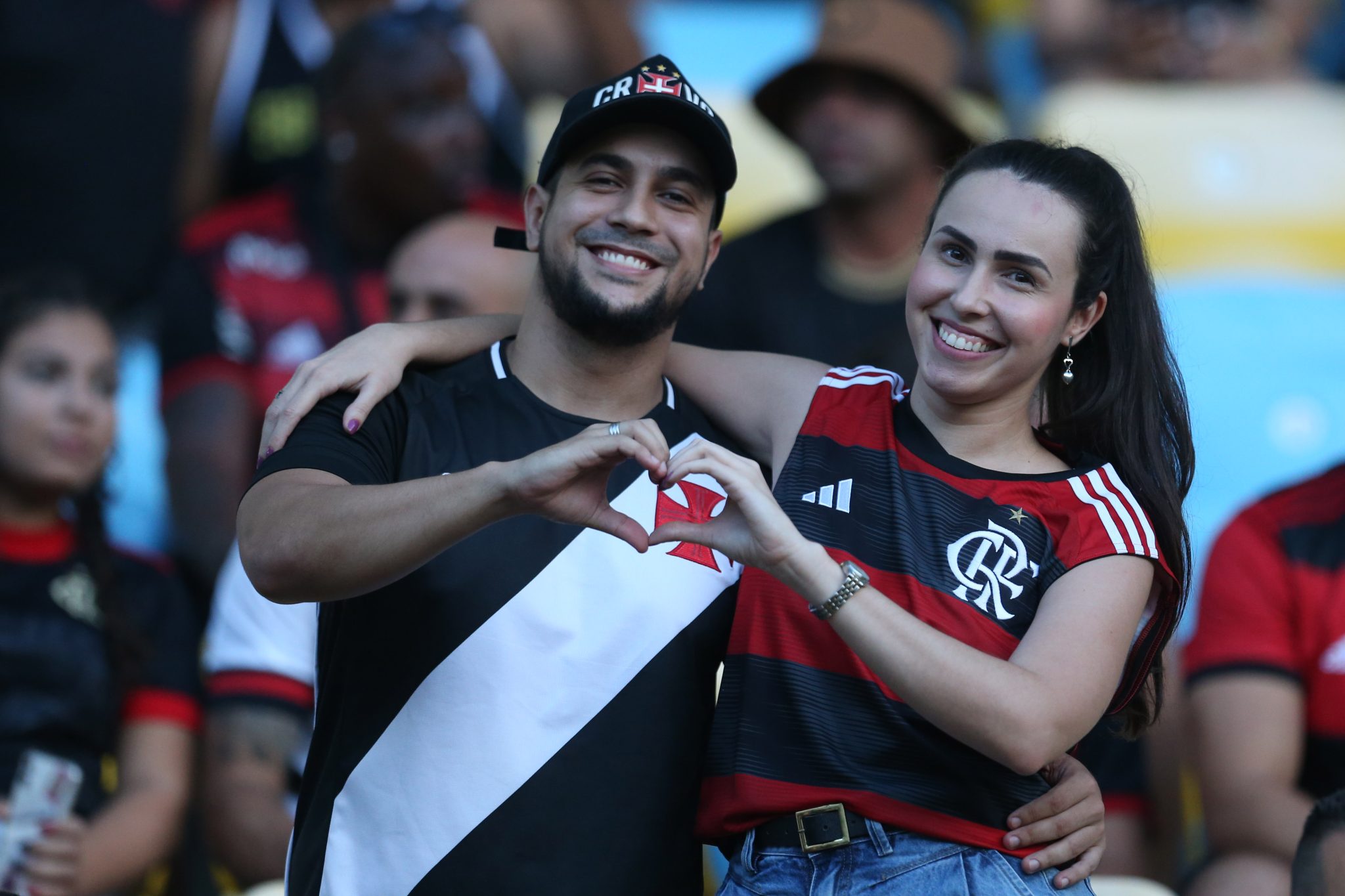 jogos-de-hoje,-sabado,-19-de-abril:-onde-assistir-futebol-ao-vivo-e-horarios