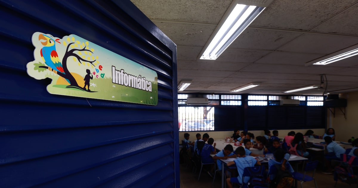 ministro-da-educacao-convoca-reuniao-sobre-falha-na-internet-das-escolas:-‘queremos-dados-reais’