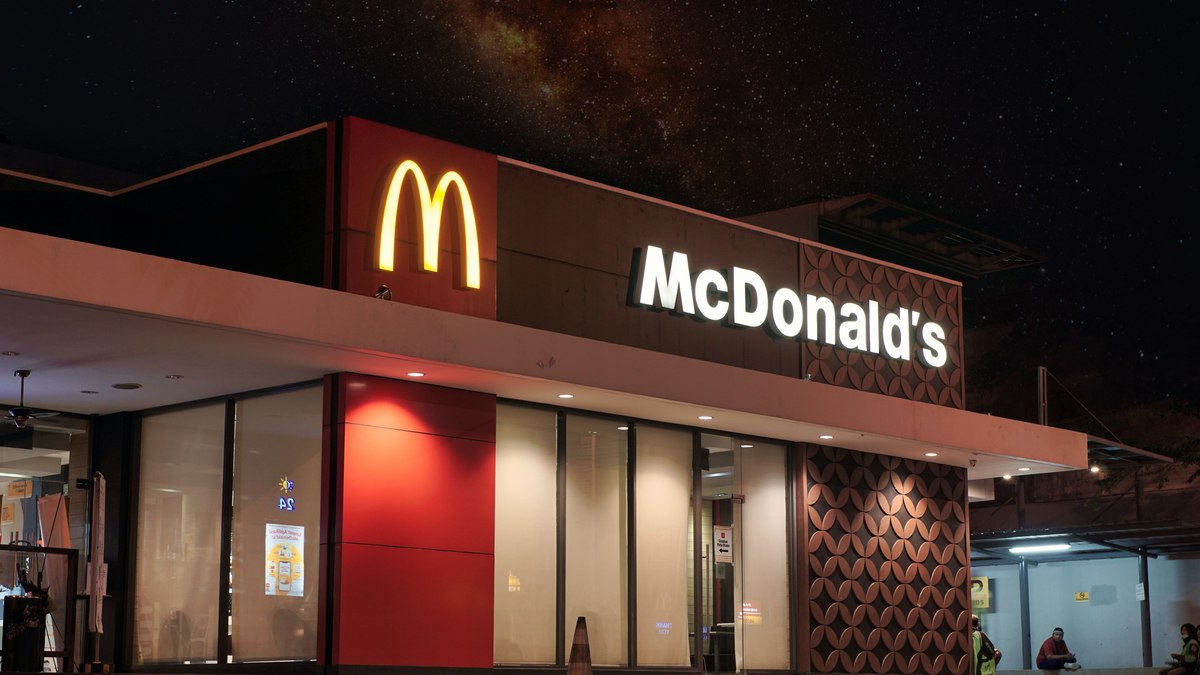 mcdonald’s:-descontar-domingo-de-folga-e-grave,-diz-advogado