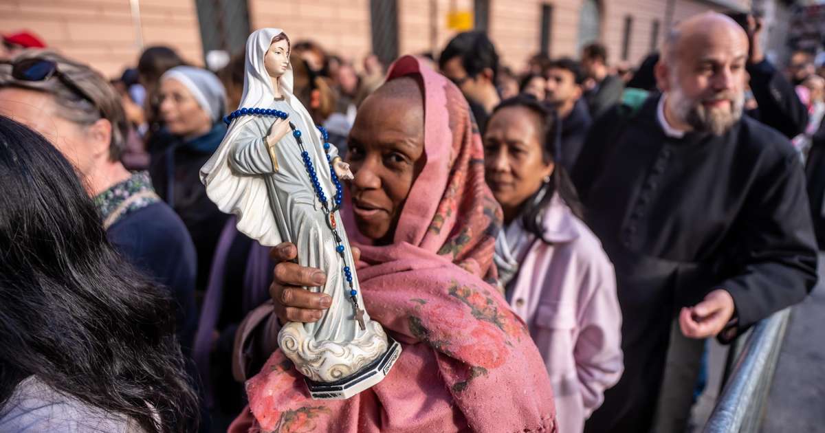 velorio-do-papa-francisco-ja-recebeu-quase-50-mil-pessoas,-diz-vaticano