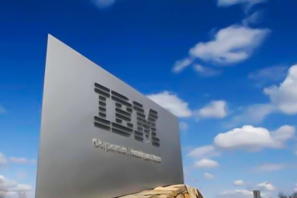 a-ibm-estava-passando-incolume-a-queda-das-techs.-hoje,-perde-mais-de-7%-pos-balanco