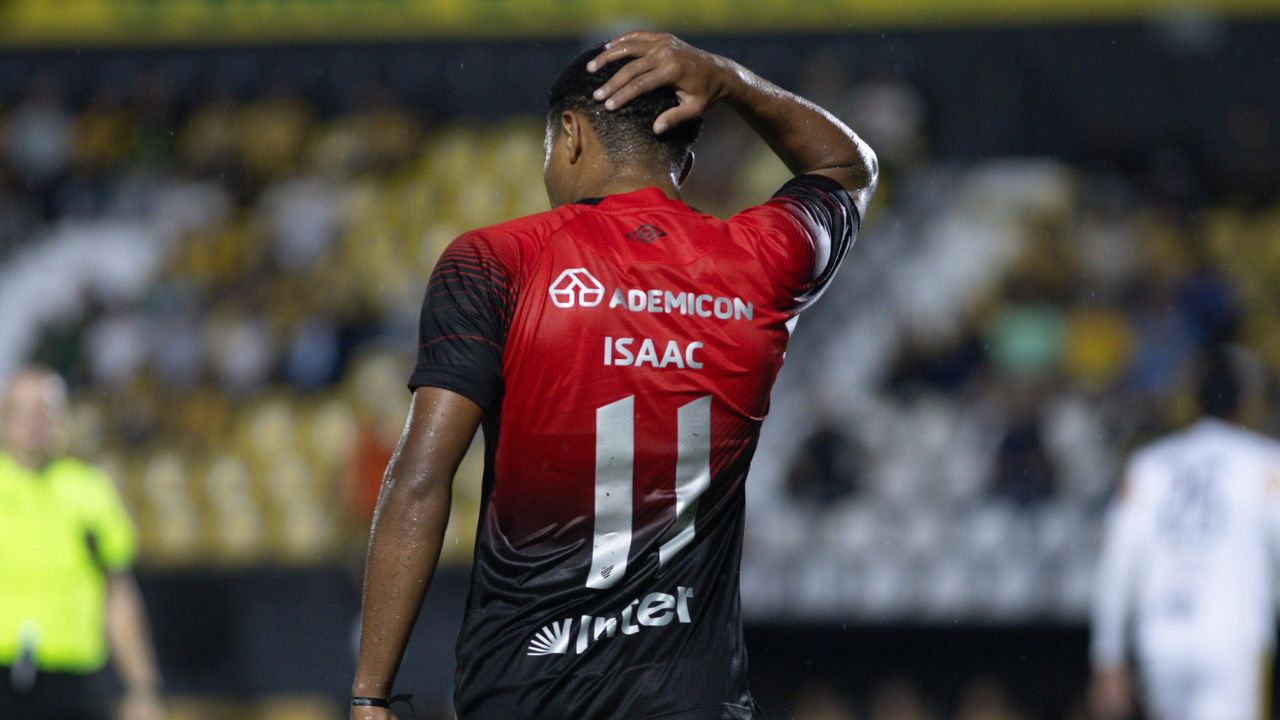 vacilos-custam-caro-e-athletico-corre-risco-na-serie-b