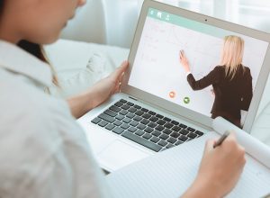 menos-de-1%-dos-cursos-a-distancia-tem-nota-maxima-em-avaliacao-do-mec