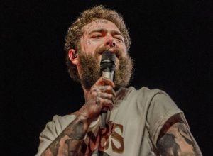 ex-noiva-de-post-malone-pede-custodia-da-filha-de-2-anos