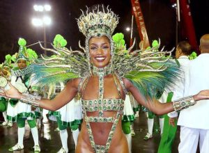 iza-volta-ao-posto-de-rainha-de-bateria-da-imperatriz-leopoldinense