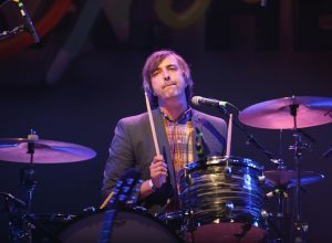 baterista-de-banda-de-rock-e-preso-por-posse-de-pornografia-infantil