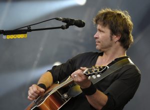 documentario-mostra-historia-chocante-do-roqueiro-que-virou-assassino