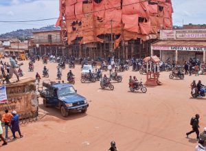 ao-menos-148-pessoas-morrem-apos-barco-pegar-fogo-no-congo,-informa-midia