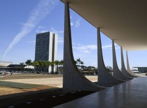 contra-a-anistia,-ministros-do-stf-assumem-atuacao-politico-partidaria