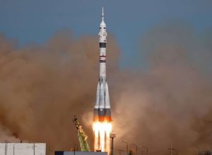 aos-70-anos,-astronauta-mais-velho-da-nasa-pousa-na-terra