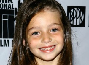 sophie-nyweide,-atriz-de-noe-e-um-sinal-invisivel,-morre-aos-24-anos