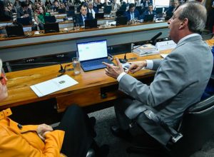 pec-do-fim-da-reeleicao-para-chefes-do-executivo-avanca-no-senado
