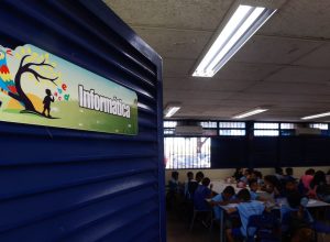 ministro-da-educacao-convoca-reuniao-sobre-falha-na-internet-das-escolas:-‘queremos-dados-reais’