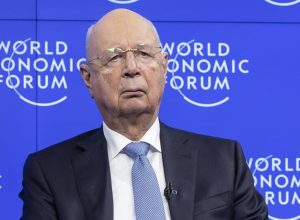 forum-economico-mundial-abre-investigacao-sobre-fundador