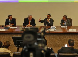 desconto-ilegal-tera-que-ser-restituido-a-aposentados,-dizem-ministros