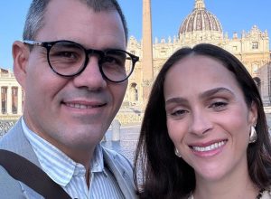 leticia-cazarre-se-emociona-ao-recordar-bencao-do-papa-francisco